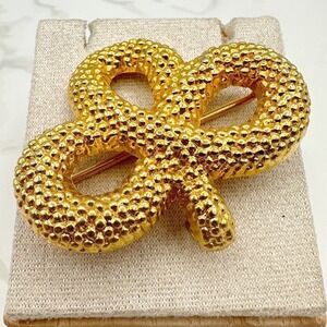 Vintage Motion East Gold-Tone Pretzel Motif Classic‎ Western Retro Belt Buckle